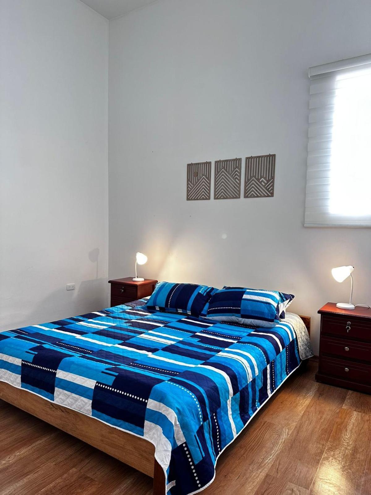 לטקונגה Hostal Cafe Tiana מראה חיצוני תמונה
